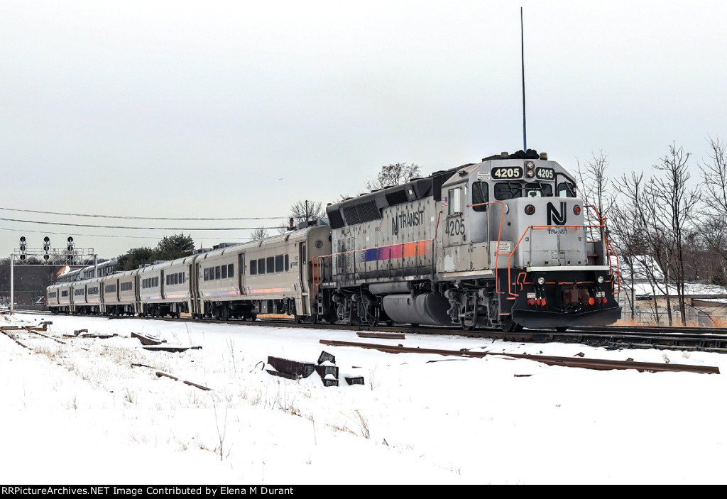 NJT 4205 on train 1211